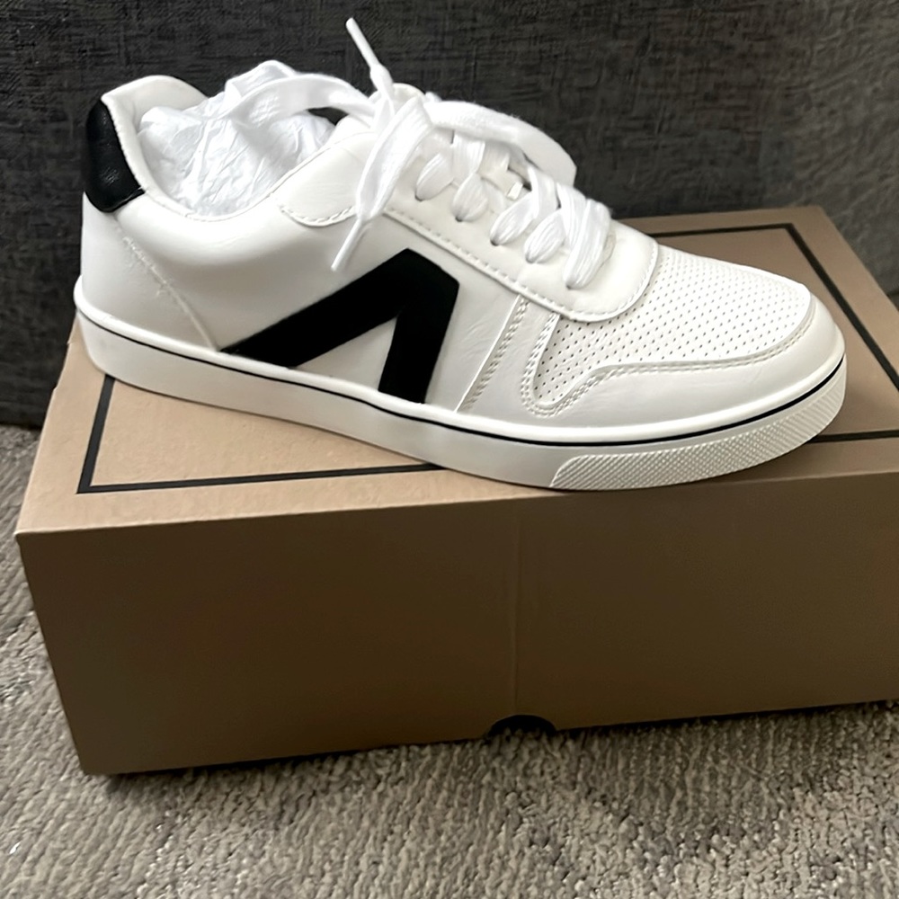 MIA White/Black Sneakers Size 8 BRAND NEW!! Never worn!
